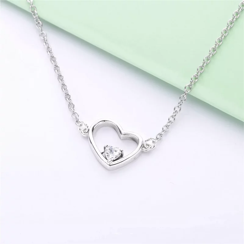 (imagen para) Collar PANDORA Corazón de amor asimétrico 397797CZ - Ver 2
