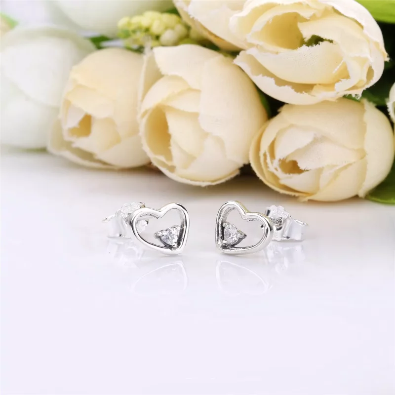 (imagen para) Pendientes PANDORA en plata de primera ley Corazones de Amor Asimétricos - 29781 - Ver 3