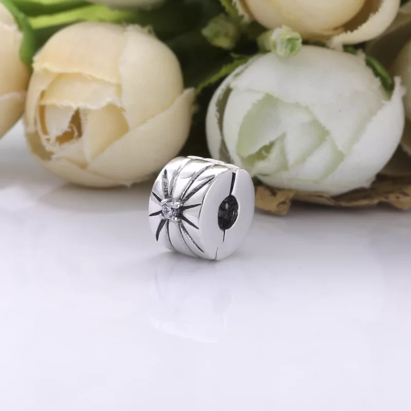 (imagen para) Charm de clip PANDORA Sparkling Sunburst - 798614C01 - Ver 3