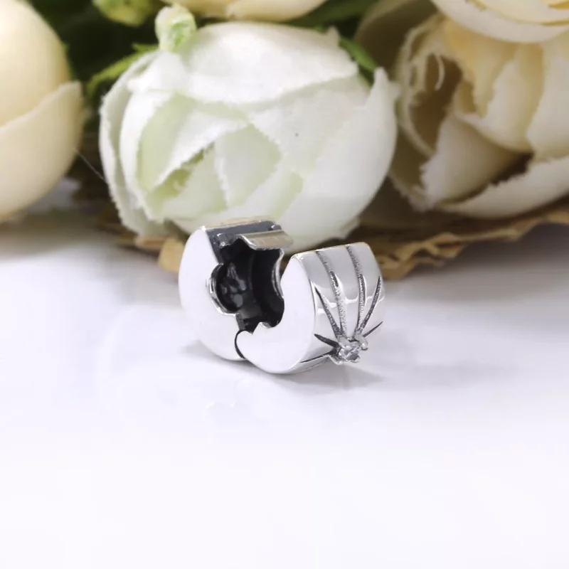 (imagen para) Charm de clip PANDORA Sparkling Sunburst - 798614C01 - Ver 4