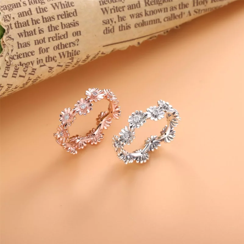(imagen para) Anillo PANDORA Sparkling Daisy Flower Crown - 198799C01 - Ver 3