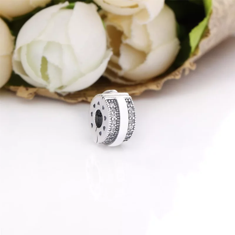 (imagen para) Charm Clip PANDORA Sparkling Pavé Lines & Logo - 799042C01 - Ver 2