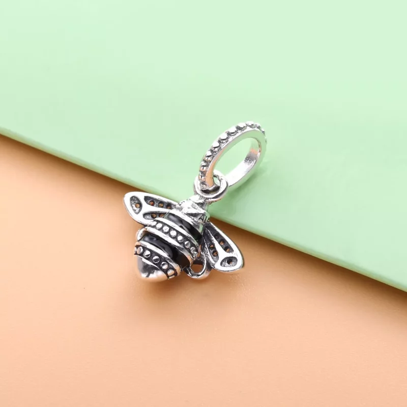 (imagen para) Colgante PANDORA Sparkling Queen Bee - 398840C01 - Ver 4