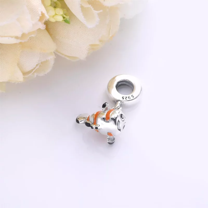 (imagen para) PANDORA Disney Encanto Colgante Buscando a Nemo - 798847C01 - Ver 3