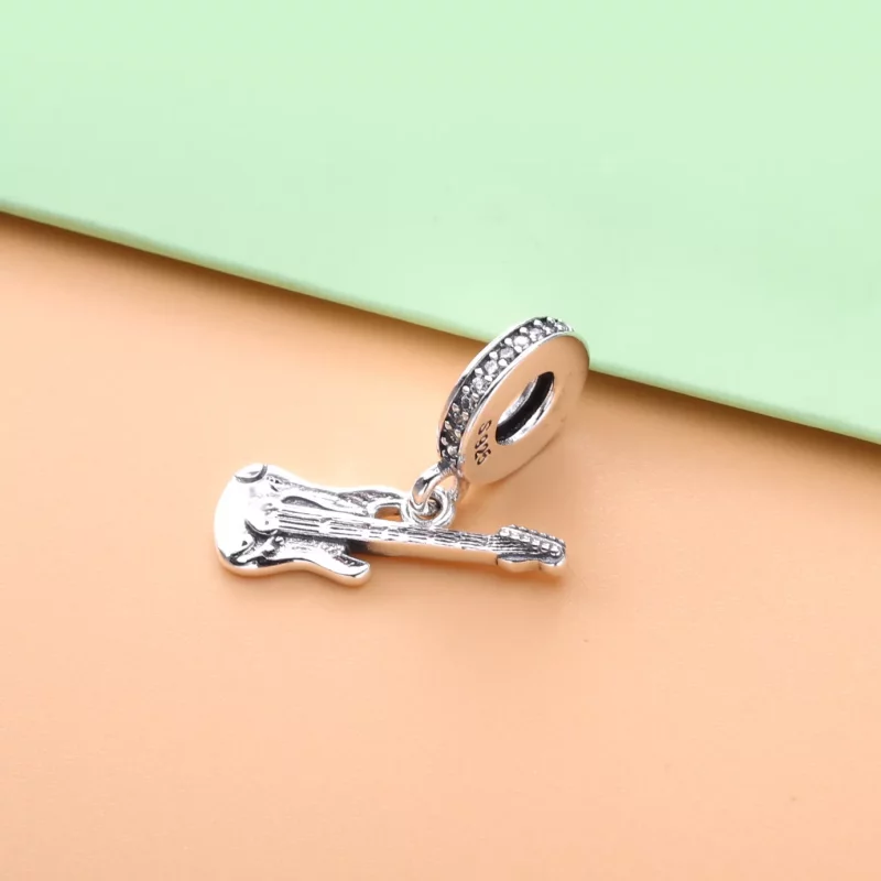 (imagen para) PANDORA Guitarra Eléctrica Colgante - 798788C01 - Ver 3