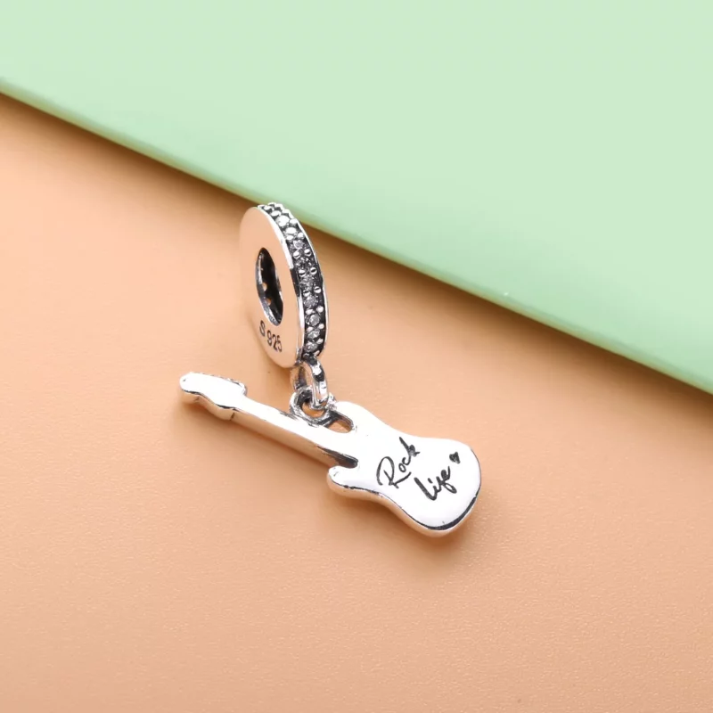 (imagen para) PANDORA Guitarra Eléctrica Colgante - 798788C01 - Ver 4