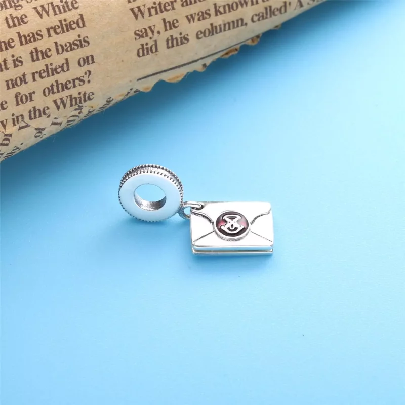 (imagen para) PANDORA Harry Potter, Encanto Colgante de Carta de Aceptación de Hogwarts - 7991 - Ver 2