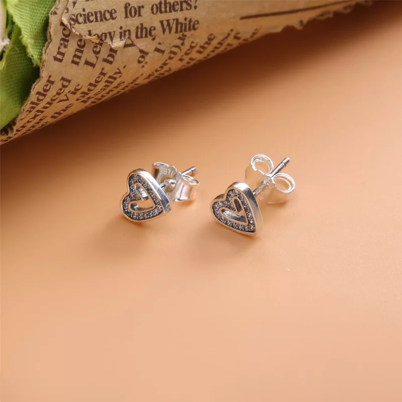 (imagen para) Pendientes de botón PANDORA Sparkling Freehand Heart - 298685C01 - Ver 3