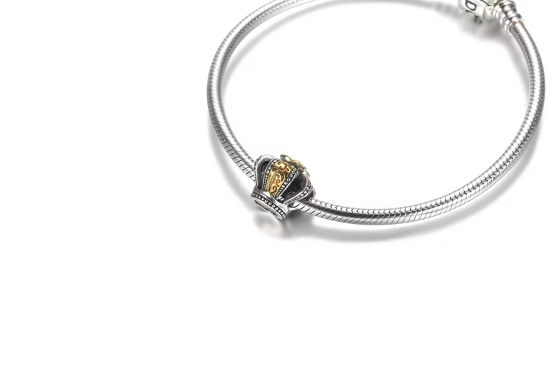 (imagen para) PANDORA Encanto Regal Crown en Dos Tonos - 799340C00 - Ver 5
