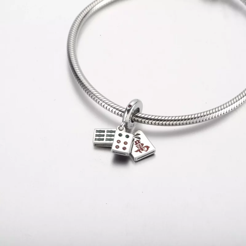 (imagen para) Charm colgante triple PANDORA Mahjong - 792523C01 - Ver 4