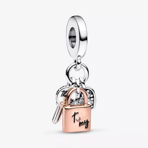 (imagen para) Llavero de PANDORA en dos tonos con colgantes de candado, llave y corazón - 782506C01