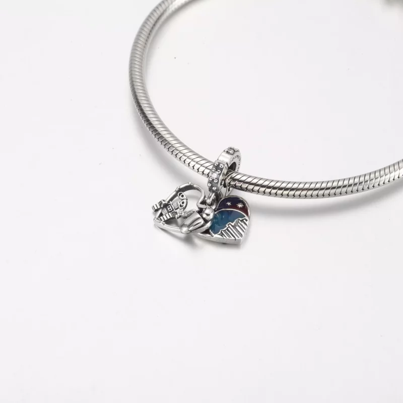 (imagen para) PANDORA Disney Pixar Wall-E y Eve Charm Colgante que Brilla en la Oscuridad - 79 - Ver 4