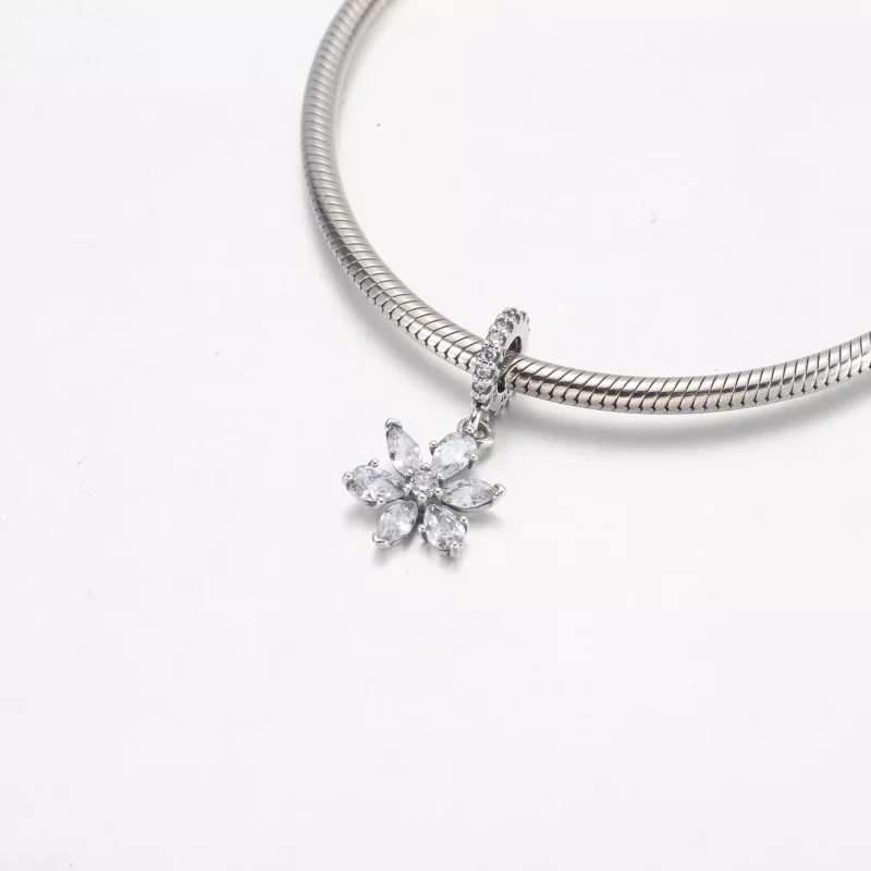 (imagen para) PANDORA Encanto Colgante de Racimo de Herbario Brillante - 792382C01 - Ver 4