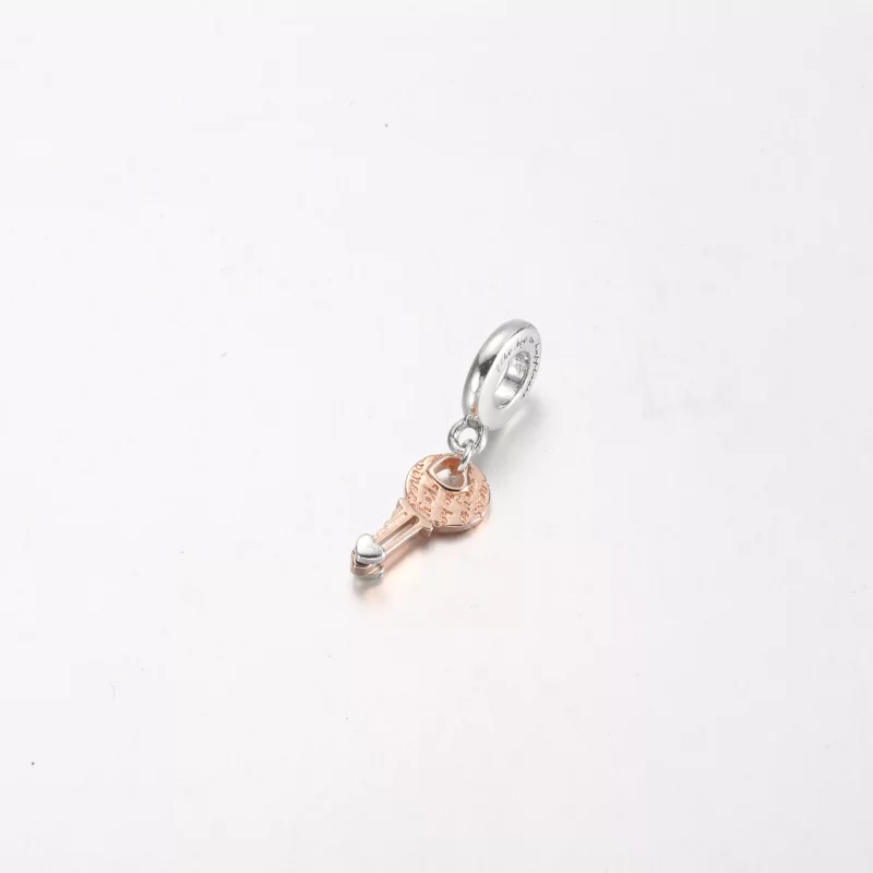 (imagen para) PANDORA Llavero de dos tonos y Abalorio Colgante de Corazón Deslizante - 782510C - Ver 3