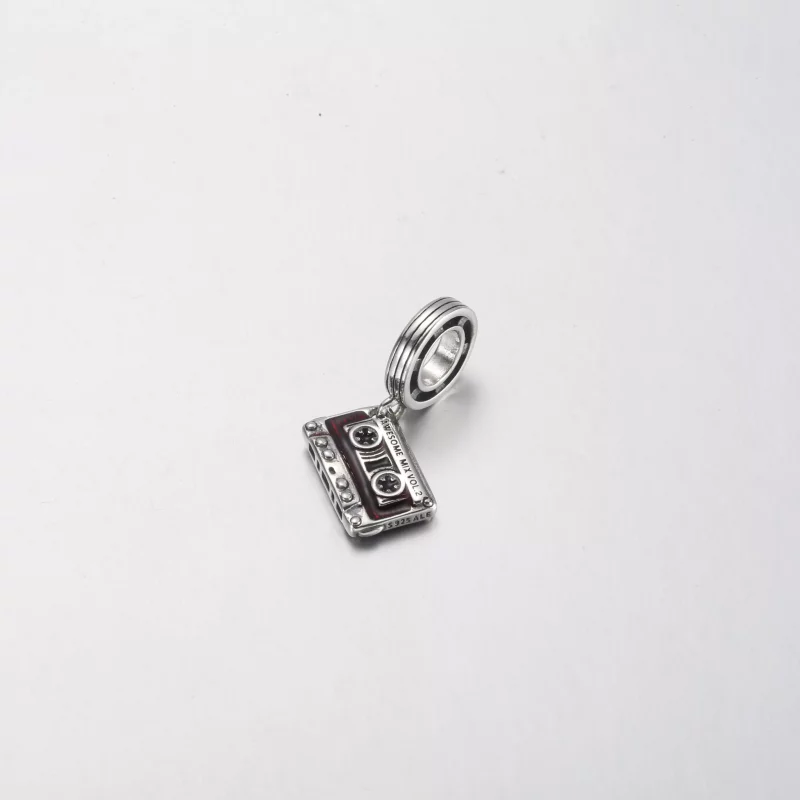 (imagen para) PANDORA Marvel Guardianes de la Galaxia Cassette Tape Dangle Charm - 792564C01 - Ver 2
