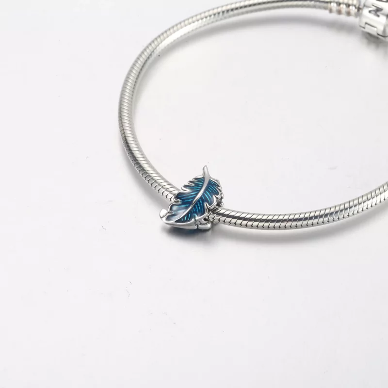 (imagen para) PANDORA Pluma Curvada Azul - Charm 792576C01 - Ver 5