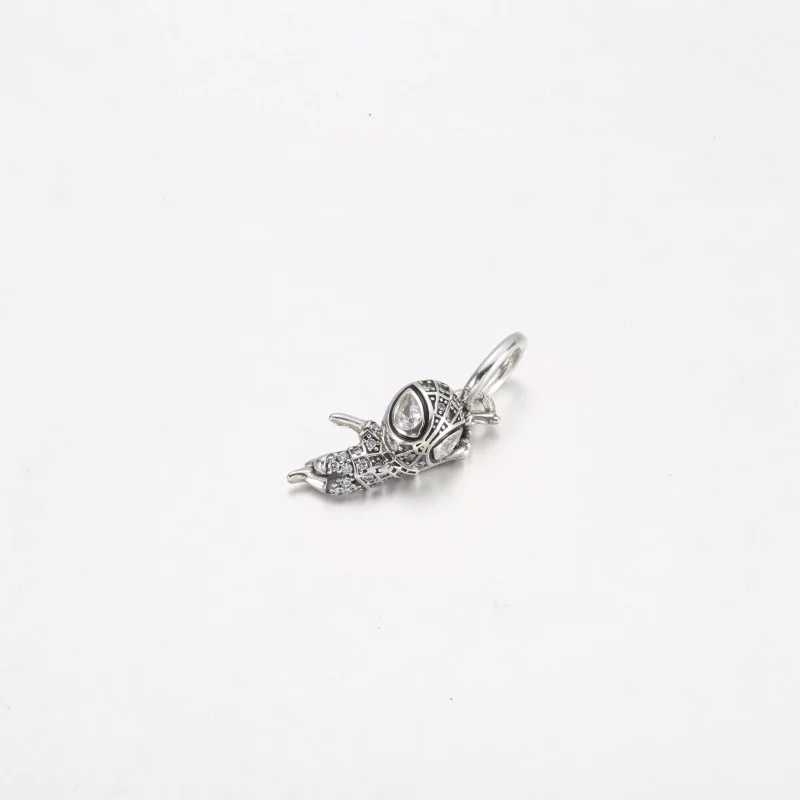 (imagen para) Pendiente PANDORA Marvel Spider-Man Pavé - 392353C01 - Ver 2