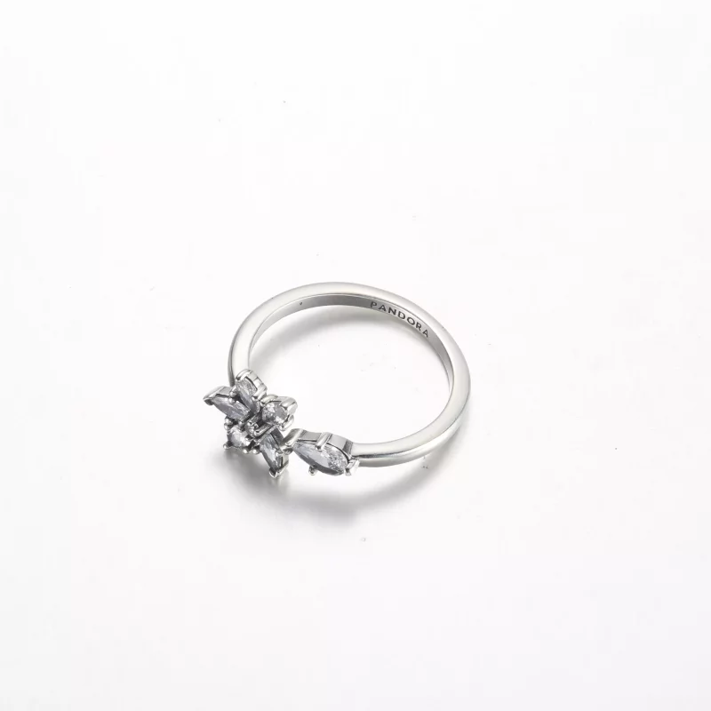 (imagen para) Anillo abierto de la colección Pandora Sparkling Herbarium Cluster - 192611C01 - Ver 3