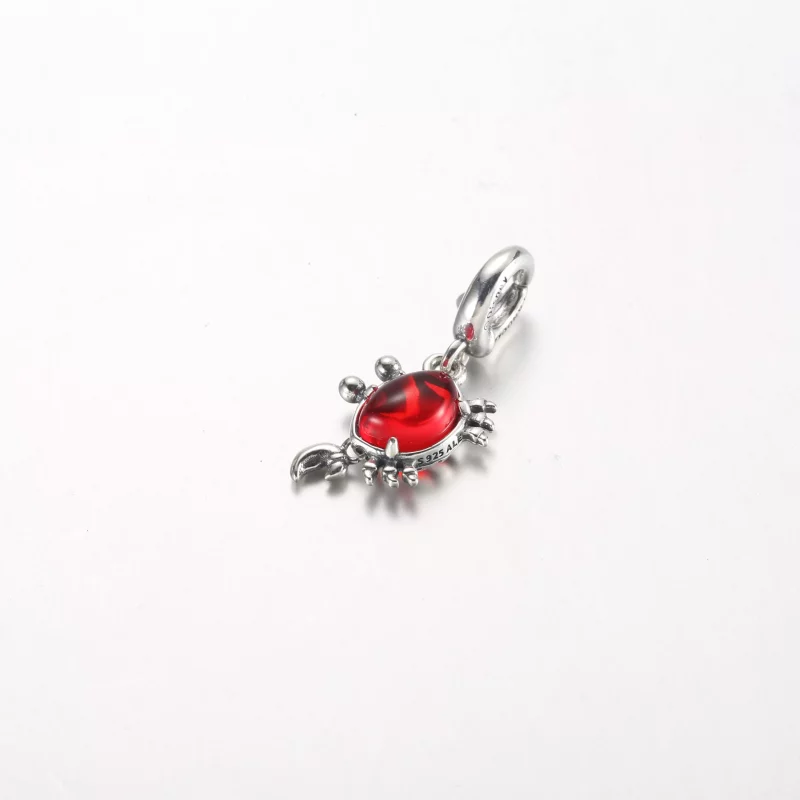 (imagen para) Pandora Disney La Sirenita Sebastian Cangrejo Dangle Charm - 792694C01 - Ver 2