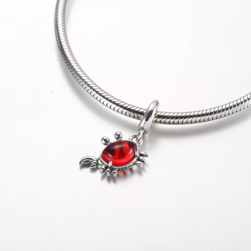 (imagen para) Pandora Disney La Sirenita Sebastian Cangrejo Dangle Charm - 792694C01 - Ver 4