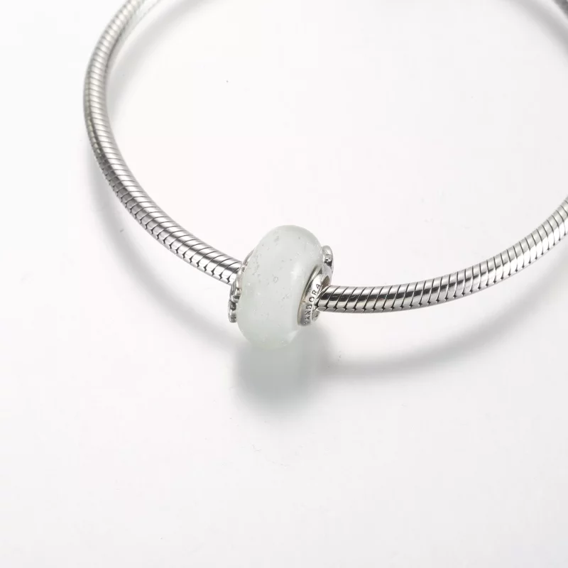 (imagen para) Pandora Encanto de Mamá y Amor de Vidrio Murano Blanco Brillante - 792655C00 - Ver 4