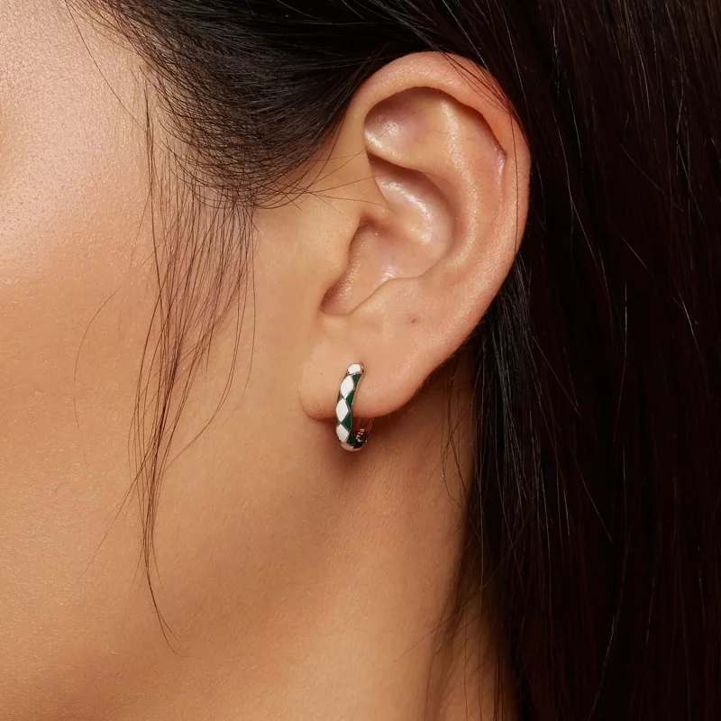 (imagen para) Pendientes de Aro con patrón de diamantes verdes y blancos estilo Pandora - SCE1 - Ver 5