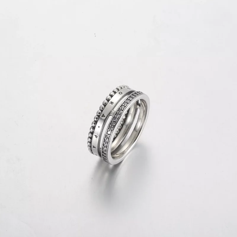 (imagen para) Anillo con pavé y cuentas con el logotipo de Pandora Signature - 192312C01 - Ver 2