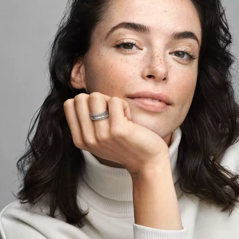 (imagen para) Anillo con pavé y cuentas con el logotipo de Pandora Signature - 192312C01 - Ver 6