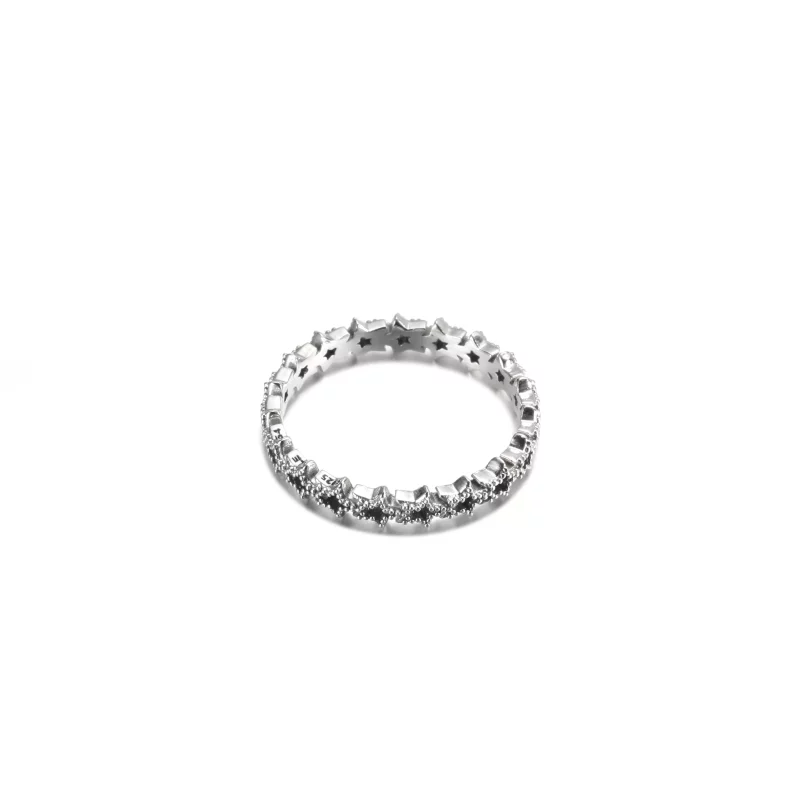(imagen para) Anillo PANDORA Banda de Estrellas Asimétricas - 190029C00 - Ver 2