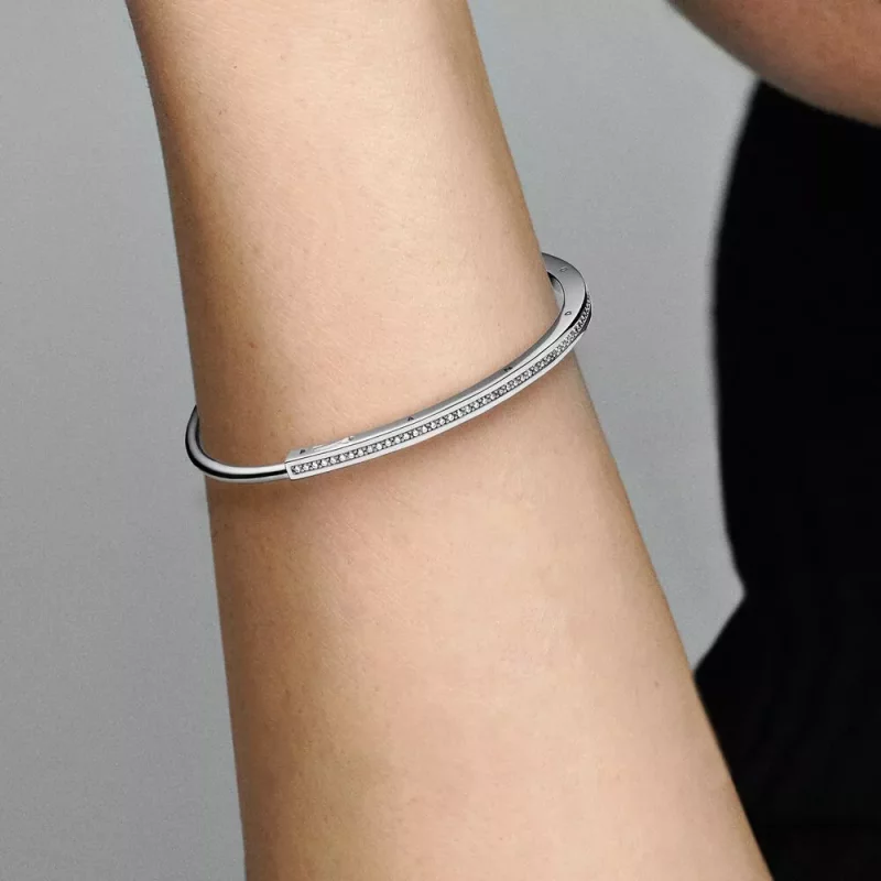 (imagen para) Brazalete con pavé y firma de identificación de Pandora - 592313C01 - Ver 7