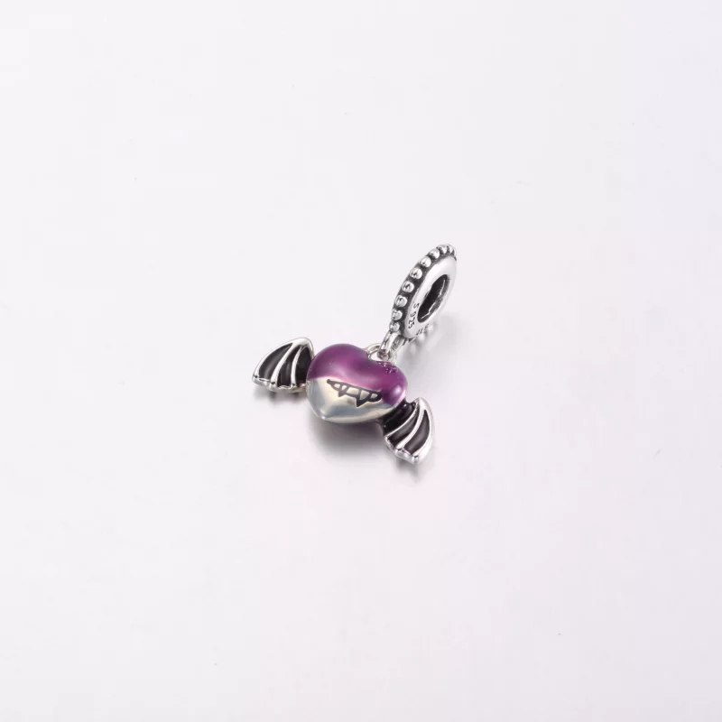 (imagen para) Charm colgante con corazón alado de vampiro de Pandora - 792290C01 - Ver 2