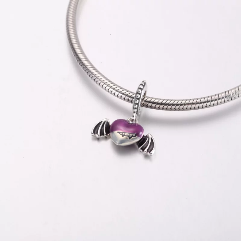 (imagen para) Charm colgante con corazón alado de vampiro de Pandora - 792290C01 - Ver 4