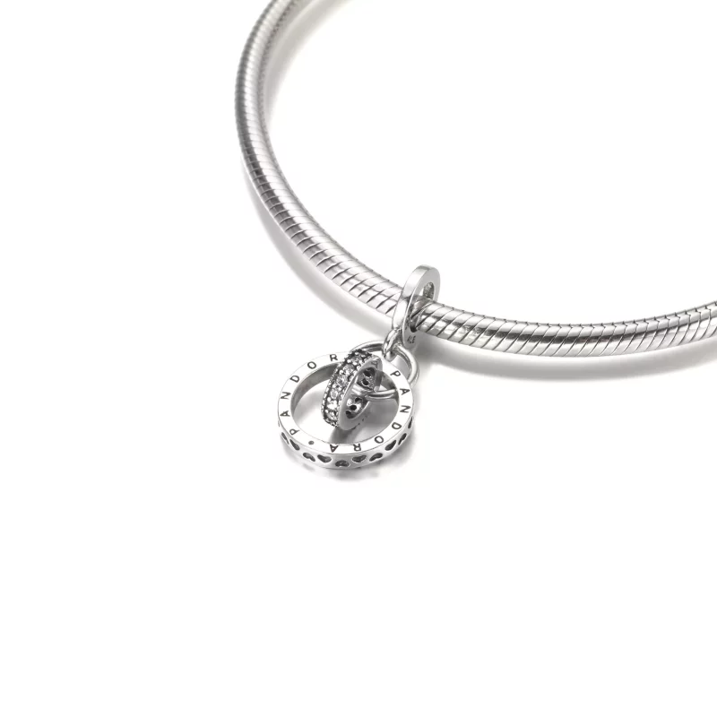 (imagen para) Charm colgante con círculos y logotipo de Pandora - 799490C01 - Ver 5