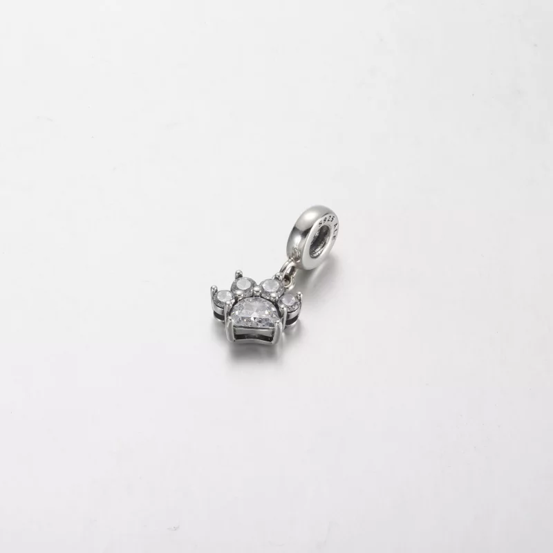 (imagen para) Charm colgante con huella de mascota brillante de Pandora - 792247C01 - Ver 2