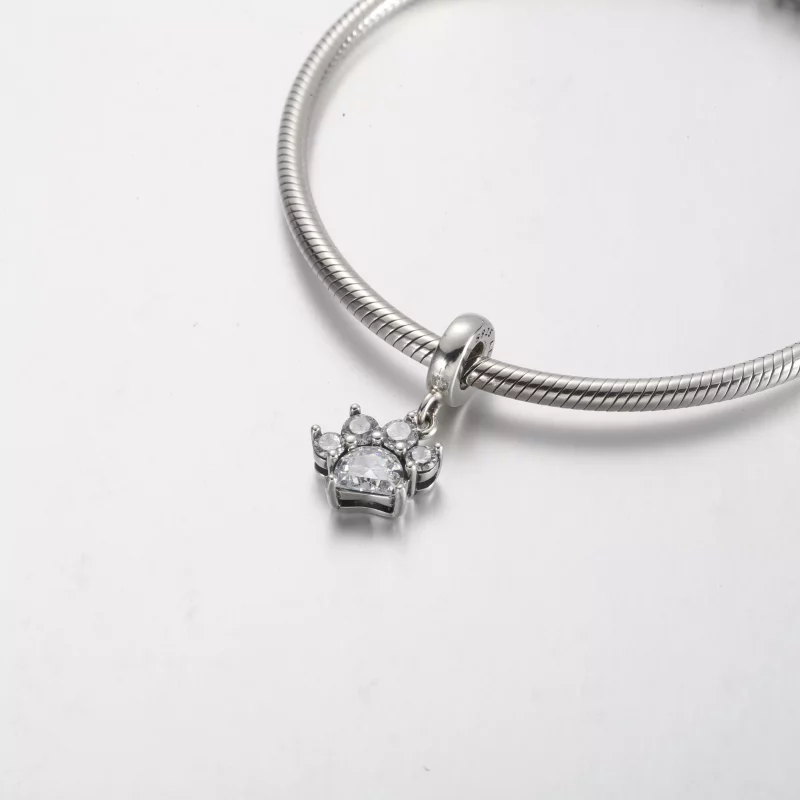 (imagen para) Charm colgante con huella de mascota brillante de Pandora - 792247C01 - Ver 4