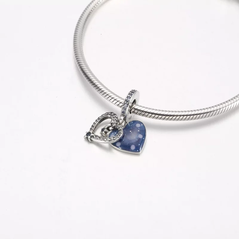 (imagen para) Charm colgante doble con forma de corazón y estrella fugaz celestial de Pandora - Ver 4