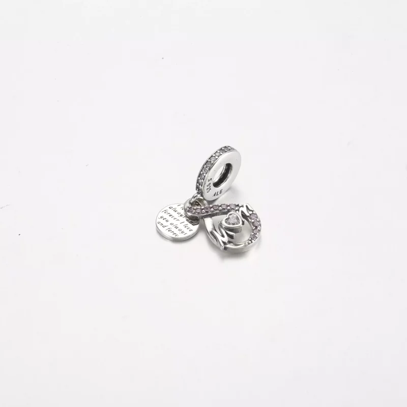 (imagen para) Charm colgante doble con pavé infinito y mamá de Pandora - 791468C01 - Ver 2