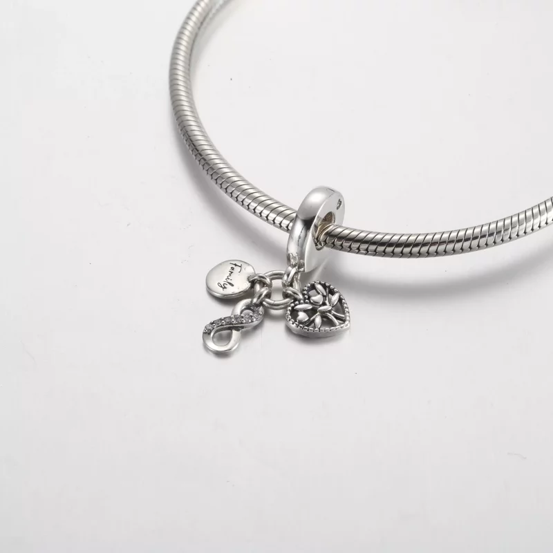 (imagen para) Charm colgante triple infinito de la familia Pandora - 792201C01 - Ver 4