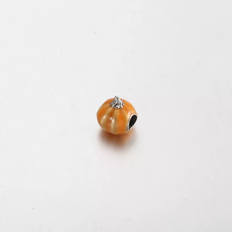 (imagen para) Charm de calabaza espeluznante que brilla en la oscuridad de Pandora - 792291C01 - Ver 3