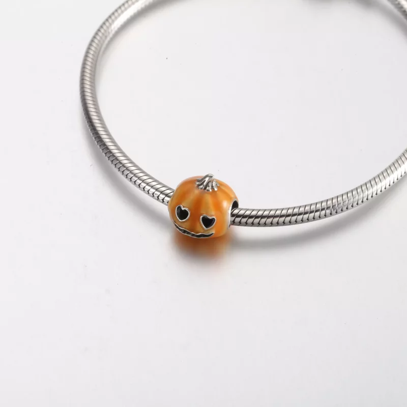 (imagen para) Charm de calabaza espeluznante que brilla en la oscuridad de Pandora - 792291C01 - Ver 5