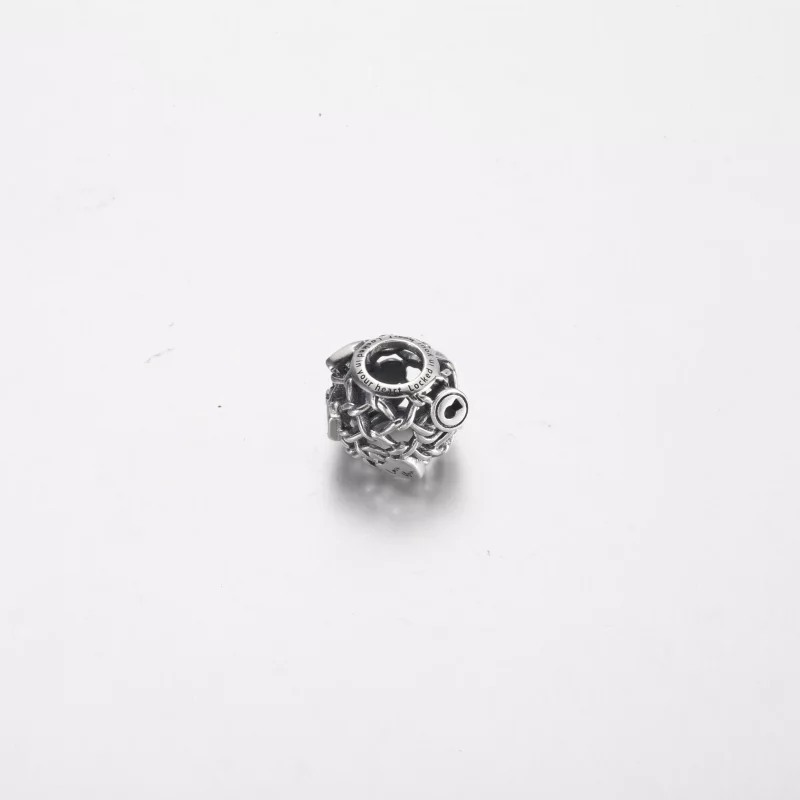 (imagen para) Charm de candado con eslabones de cadena calados de Pandora - 790071C00 - Ver 4