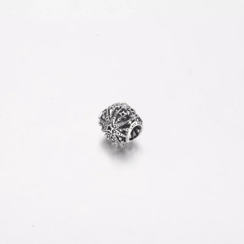 (imagen para) Charm de copo de nieve celestial de Pandora - 792360C00 - Ver 2