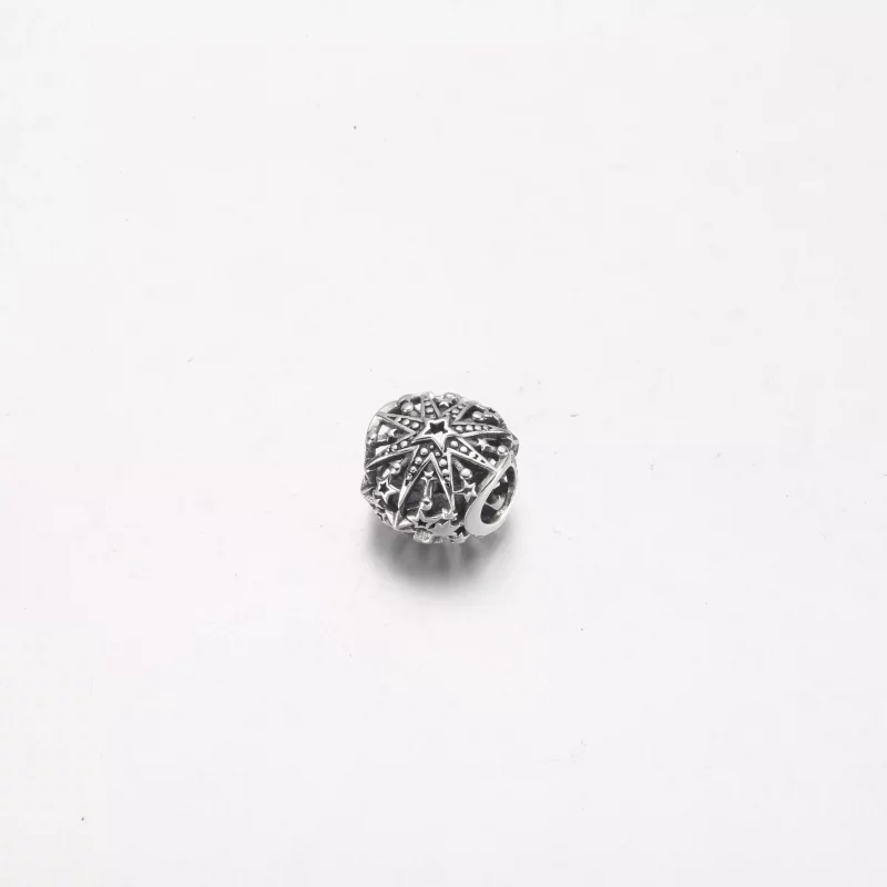 (imagen para) Charm de copo de nieve celestial de Pandora - 792360C00 - Ver 3