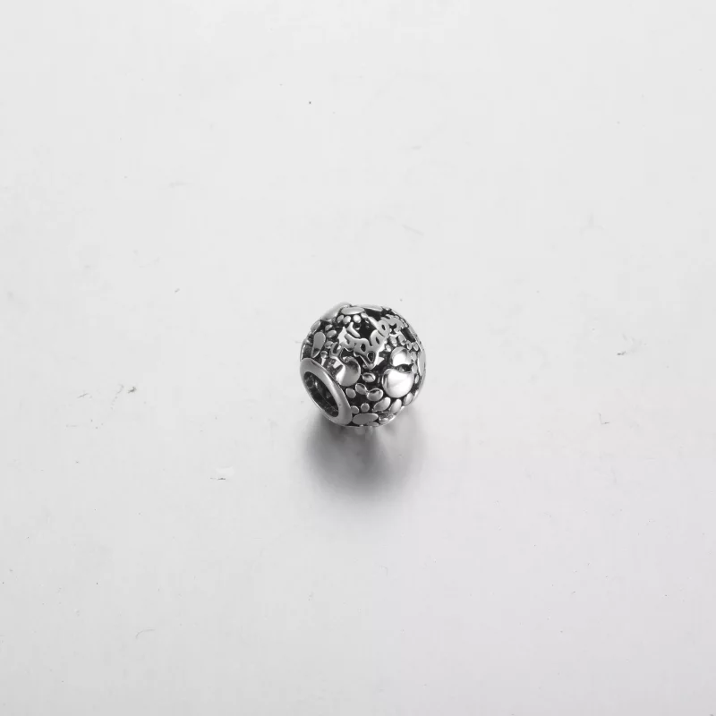 (imagen para) Charm de Pandora con corazones y huellas de bebé de piel - 792248C00 - Ver 3