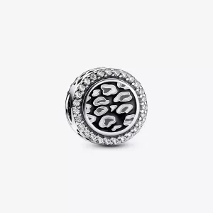 (imagen para) Charm de plata de ley con estampado de leopardo negro de Pandora - 792016CZ_E023
