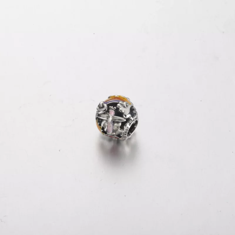 (imagen para) Charm de viaje y cielo con arcoíris de Pandora Fly Away - 791695C01 - Ver 3