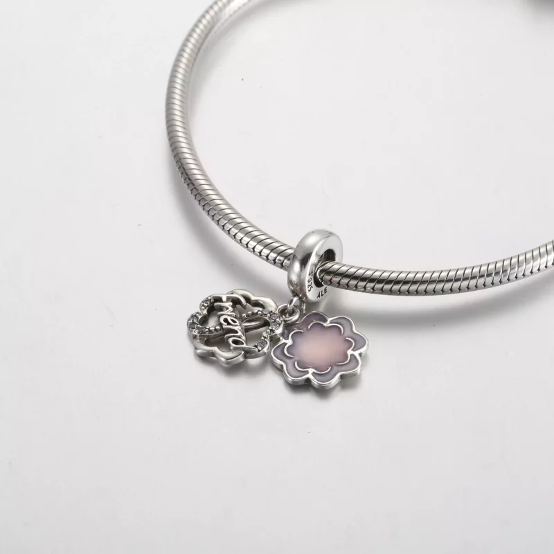 (imagen para) Charm doble colgante de la amistad con trébol de cuatro hojas de Pandora - 79224 - Ver 4