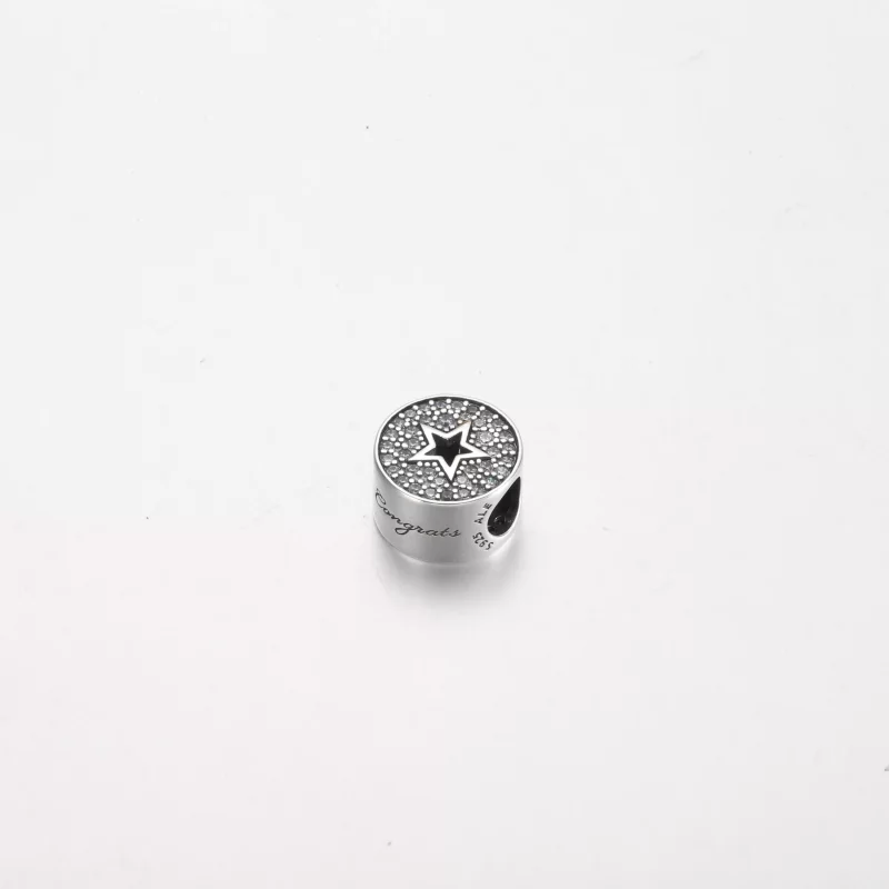 (imagen para) Charm Pandora con pavé y estrella "Felicitaciones" - 790793C01 - Ver 3