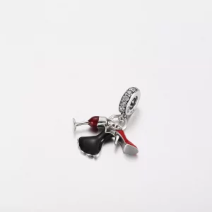 (imagen para) Colgante de copa de vino y tacones altos con vestido negro pequeño de PANDORA - PD-3785