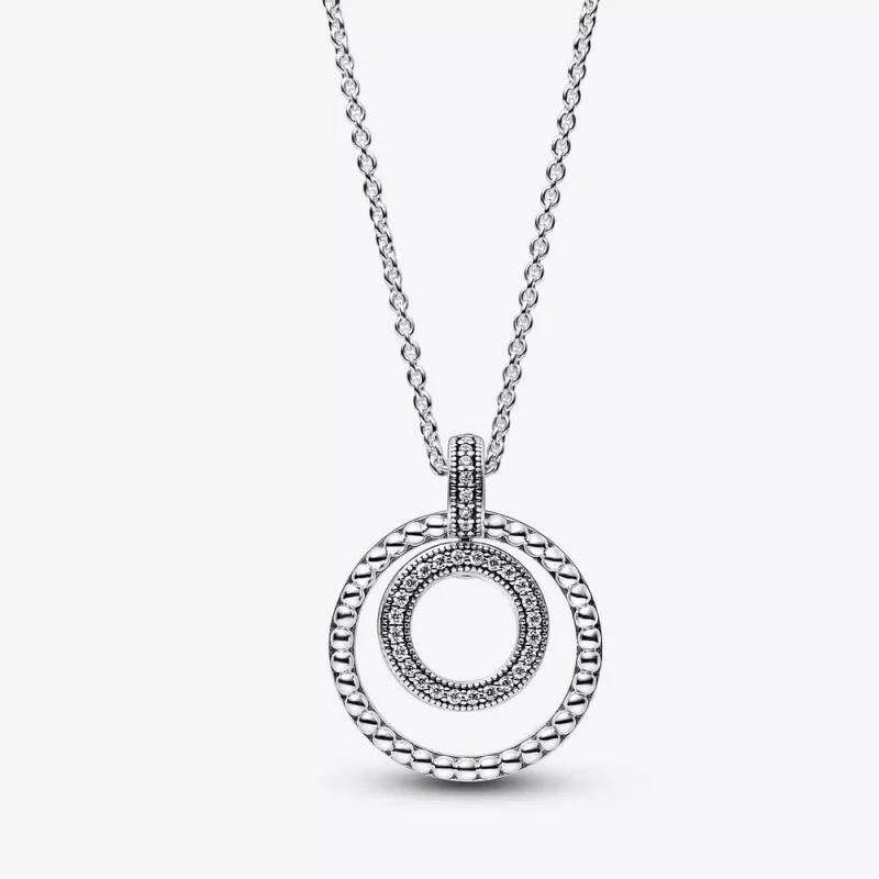 (imagen para) Colgante y collar con pavé y cuentas de la firma Pandora - 392308C01